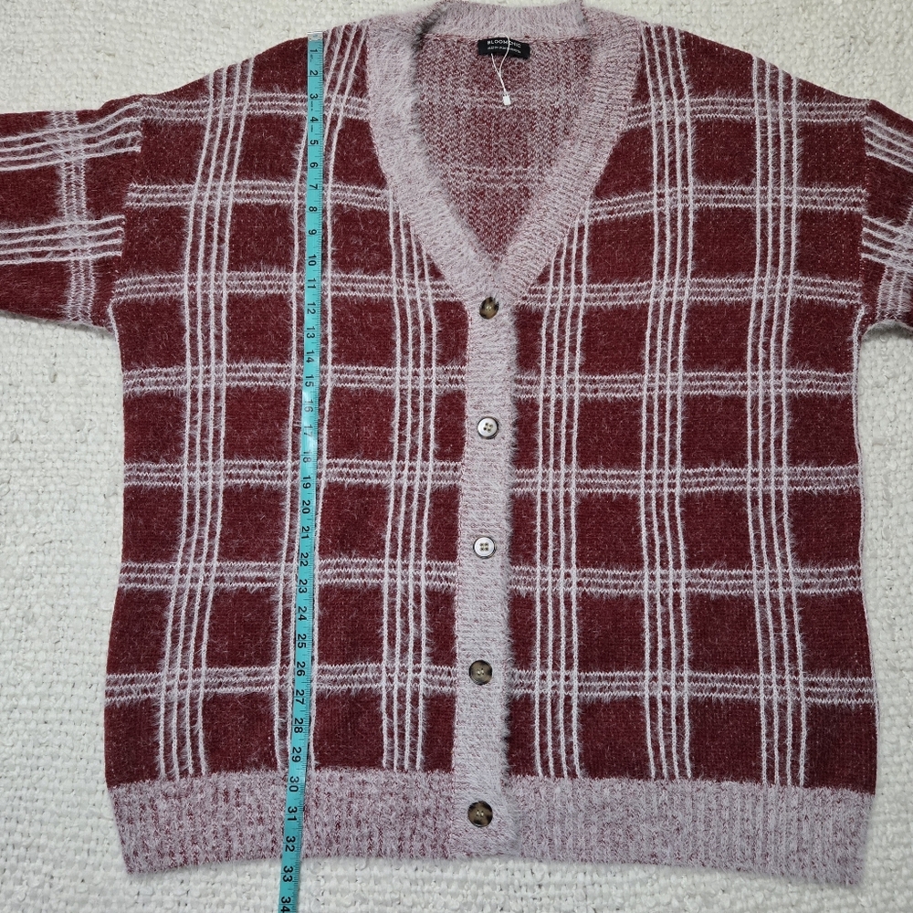 BLOOMCHIC Red White Plaid Cardigan Sweater Buttoned Fuzzy Knit Size 22 / 24 - Picture 15 of 15